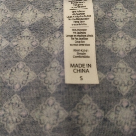 LuLa Roe Blue Print Short Sleeve Top - Picture 8 of 9